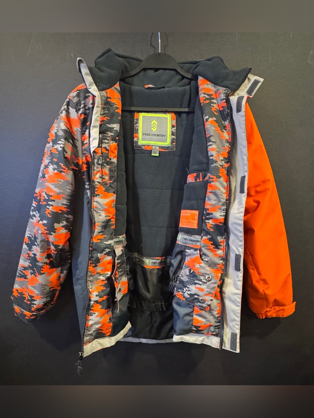 Free Country Orange and Gray Camo Kids' Puffer Jacket with hood. NWOT- XL